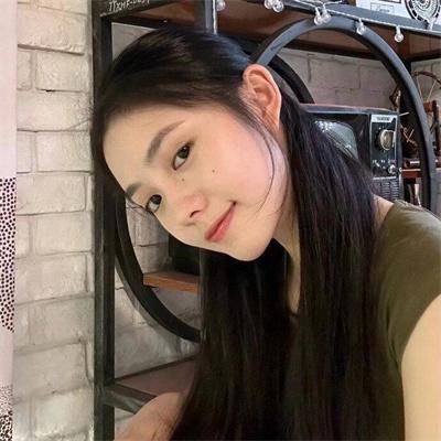 绿茵春色
